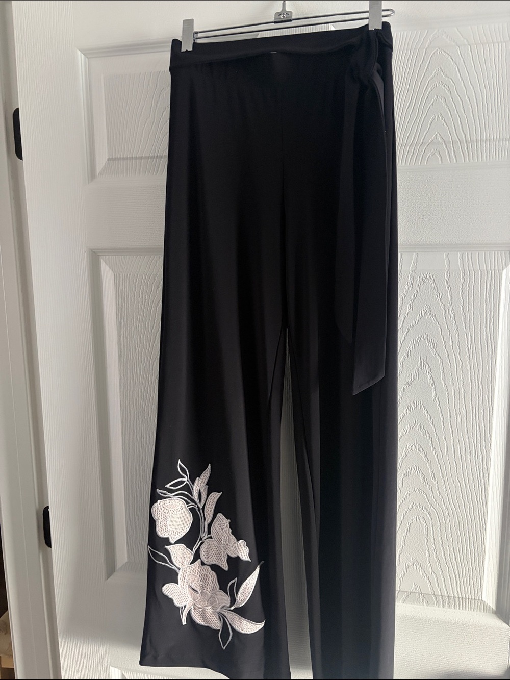 White House Black Market Black Wide-Leg Pants with White Floral Embroidery